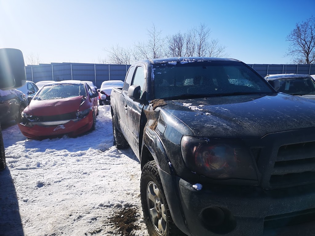 Larouche Towing Inc. | 8405 Bd Pierre-Bertrand, Québec, QC G2K 1V9, Canada | Phone: (418) 622-0607