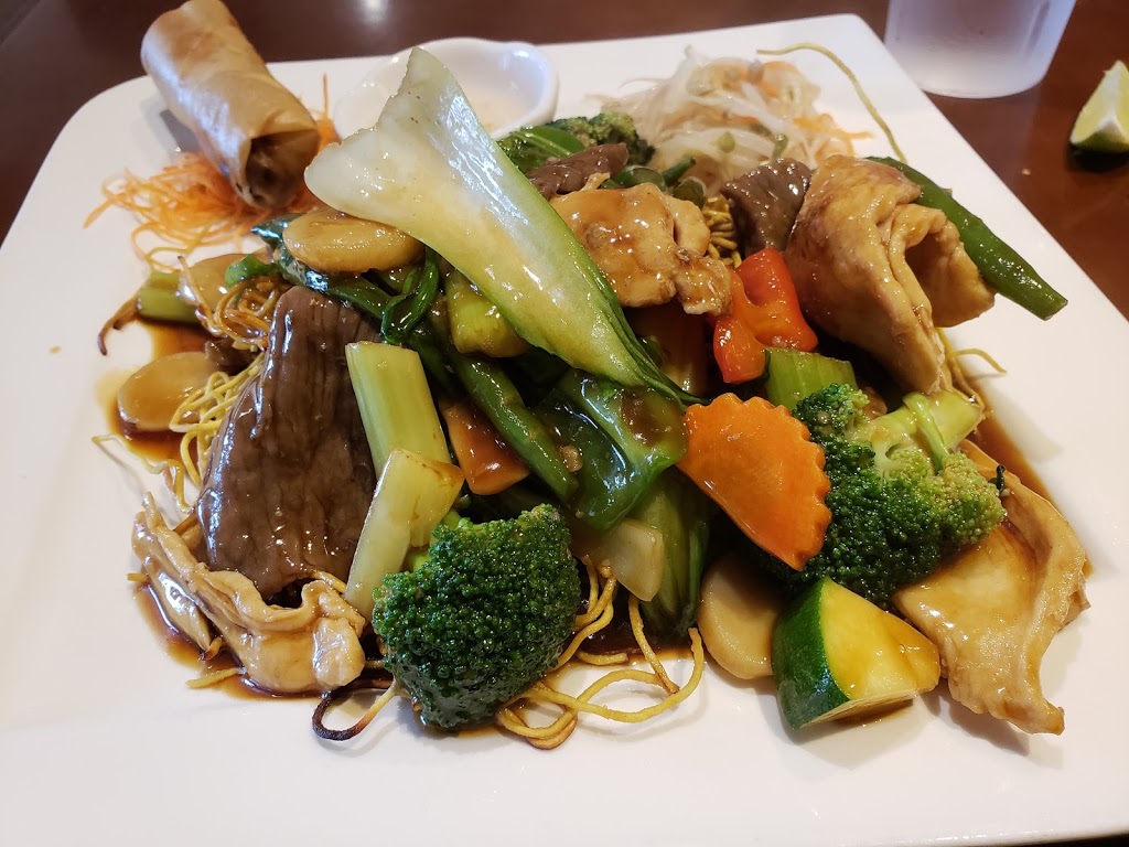 Canadian Thai | 2300 John St #4, Thornhill, ON L3T 6G7, Canada | Phone: (905) 707-2300