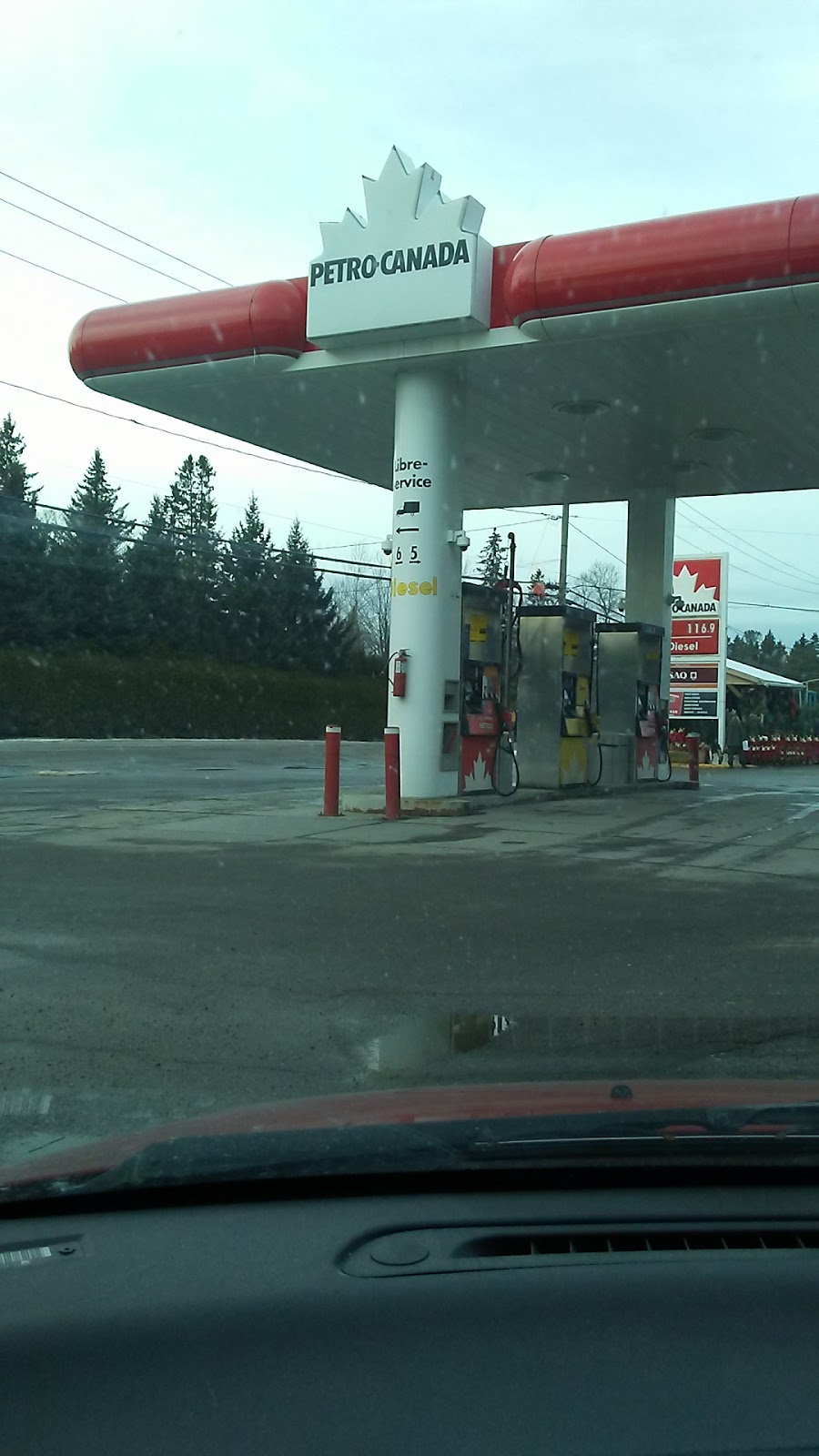 Petro-Canada | 890 Montée de la Source, Cantley, QC J8V 3H4, Canada | Phone: (819) 827-1021