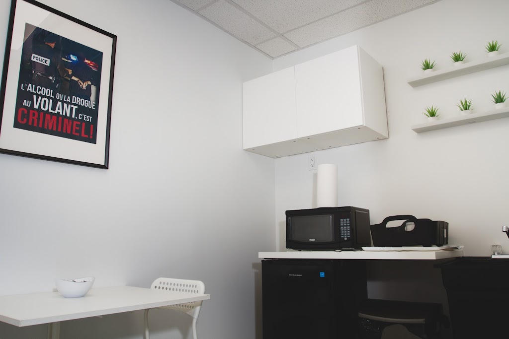 École de conduite Lewis Longueuil | 2866 Rue de Lyon, Longueuil, QC J4L 3R2, Canada | Phone: (450) 679-0111
