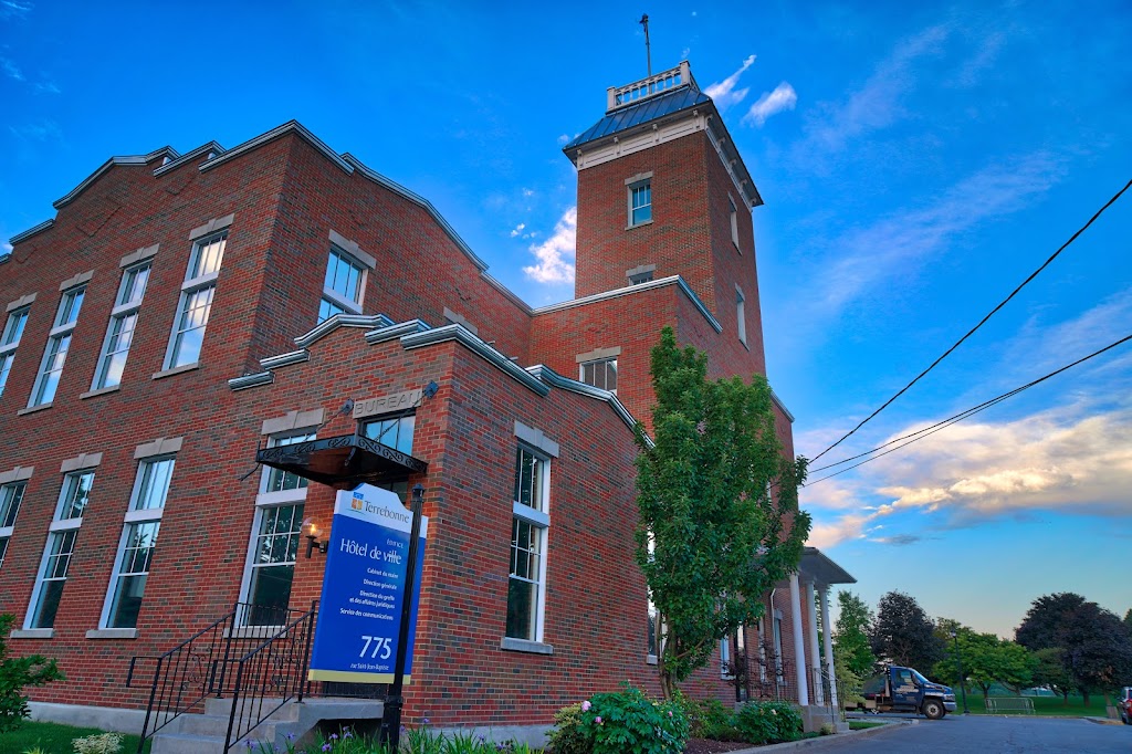 Terrebonne City Hall | 775 Rue St Jean Baptiste, Terrebonne, QC J6W 1B5, Canada | Phone: (450) 961-2001