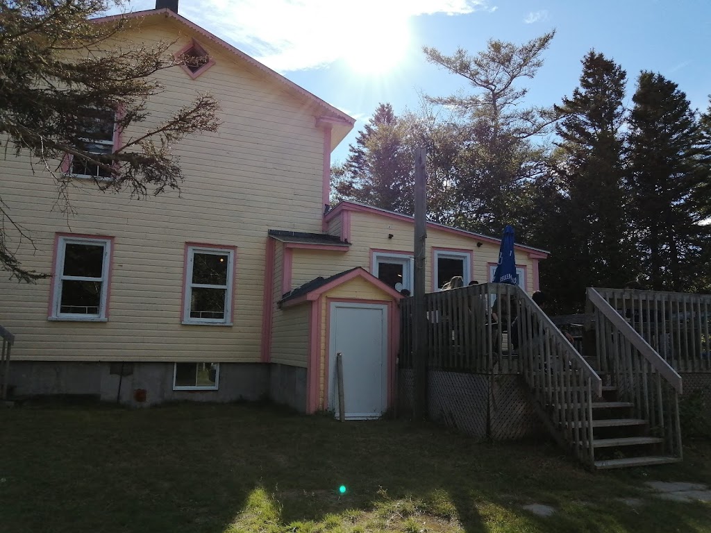 Gîte du Moulin Baude | 381 Rue des Pionniers, Tadoussac, QC G0T 2A0, Canada | Phone: (418) 235-4830