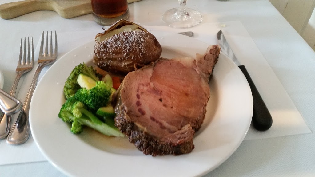 The Innsville Restaurant | 1143 Hamilton Regional Rd 8, Stoney Creek, ON L8E 5G7, Canada | Phone: (905) 643-1244