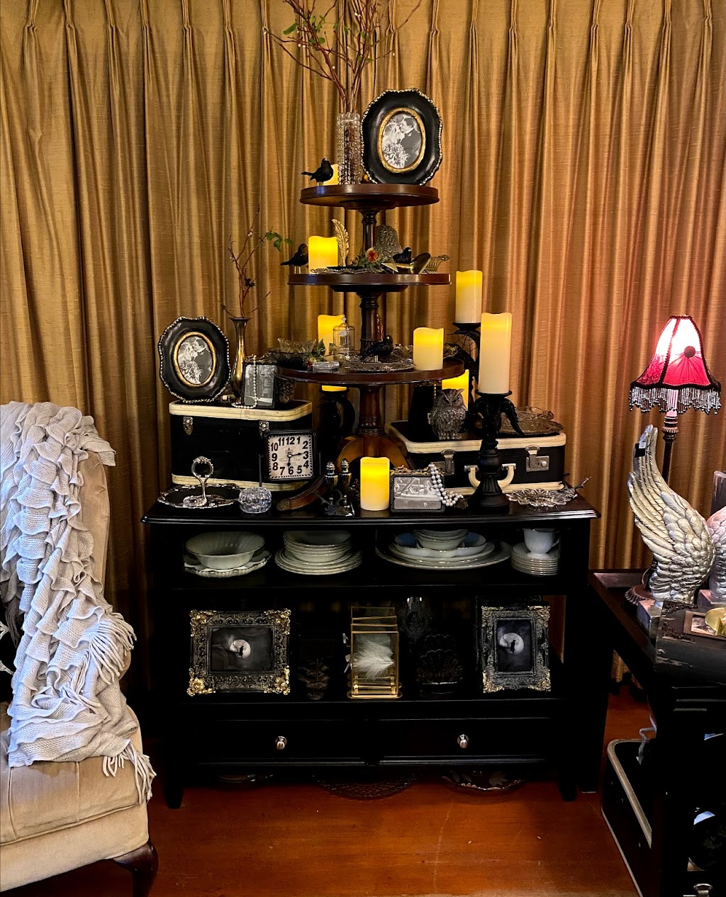 The Magenta Rose House | 33026 2nd Ave, Mission, BC V2V 1J8, Canada | Phone: (604) 826-2924