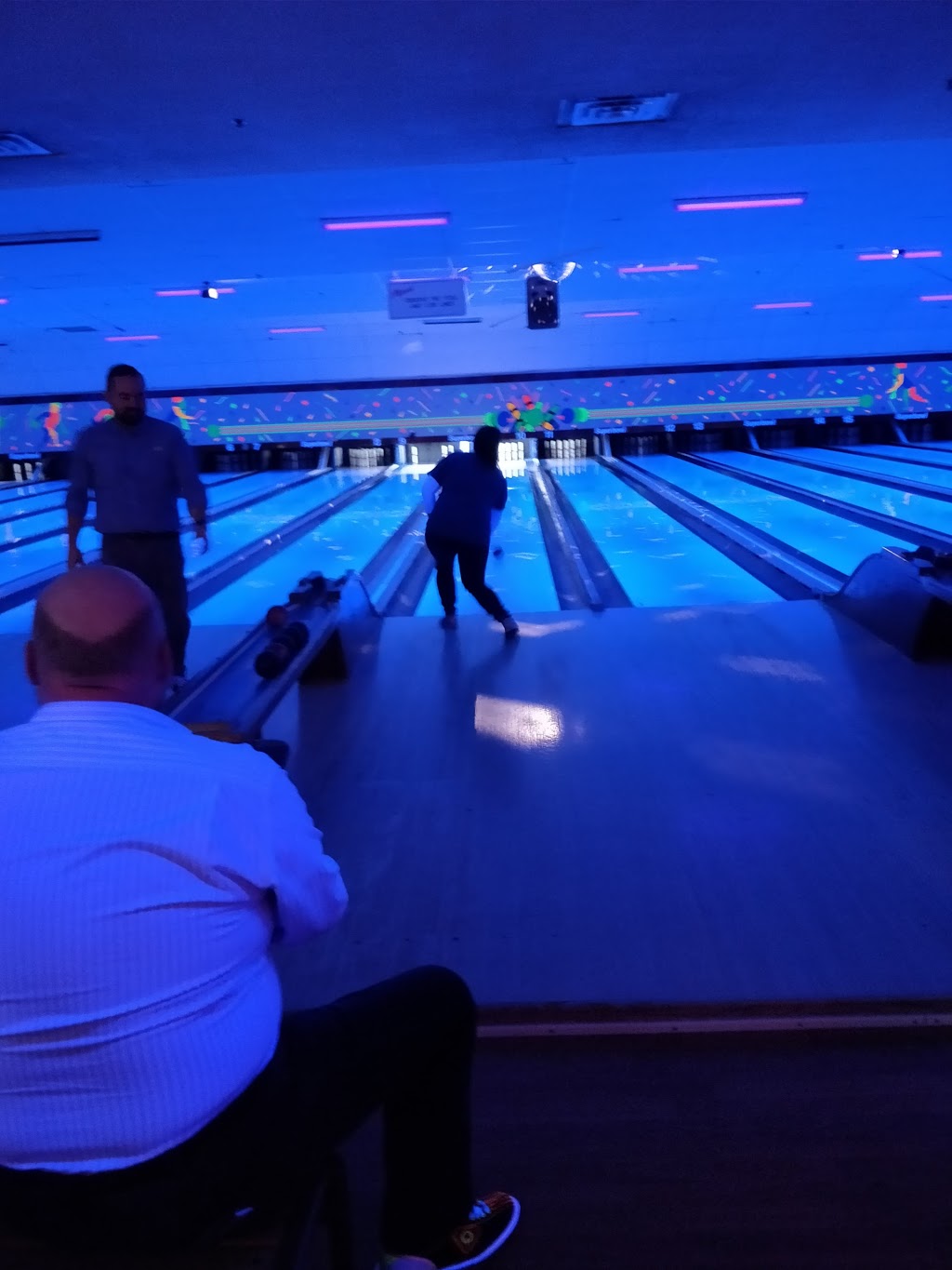 Super Bowl | 300 Sackville Dr, Lower Sackville, NS B4C 2R6, Canada | Phone: (902) 864-6400