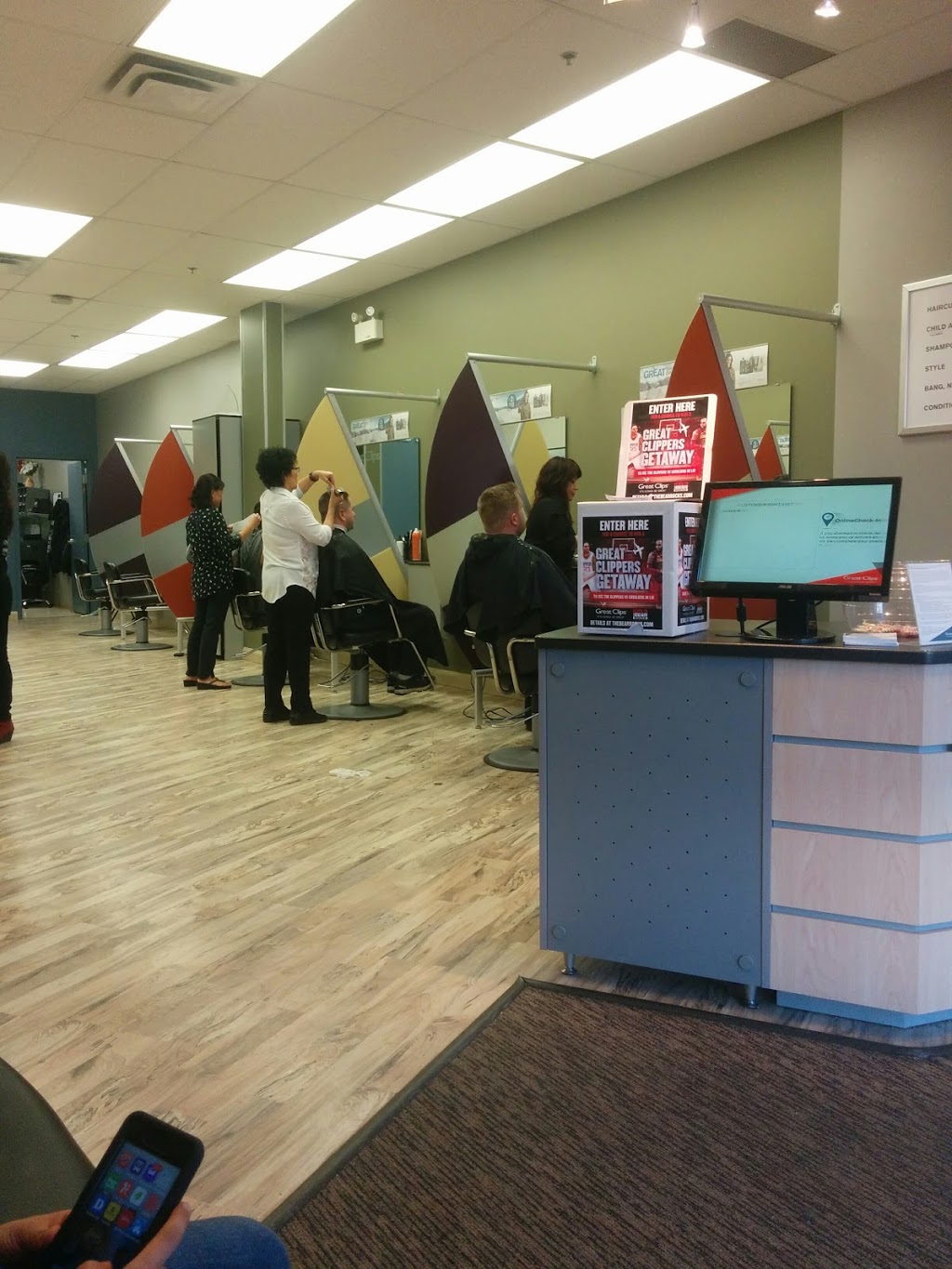 Great Clips | 11144 Ellerslie Corner, Edmonton, AB T6W 1A2, Canada | Phone: (780) 438-2244