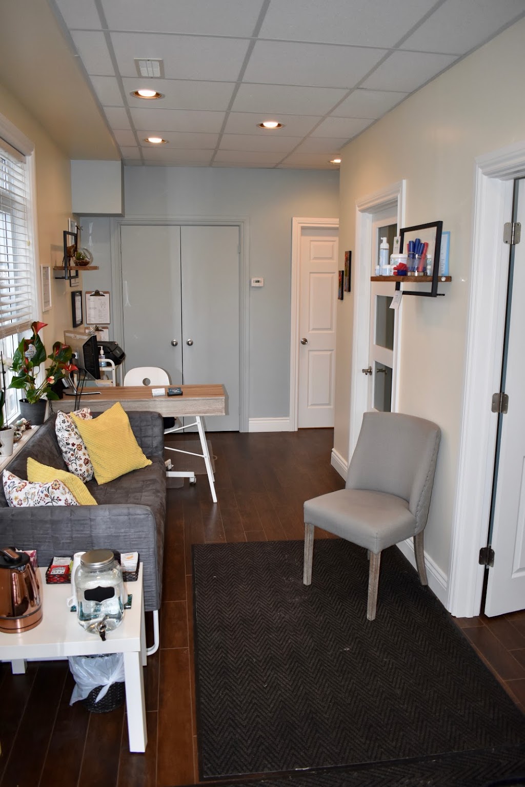 Livewell Myofascial Release | 2122B Montreal Rd, Gloucester, ON K1J 6M7, Canada | Phone: (613) 706-2811