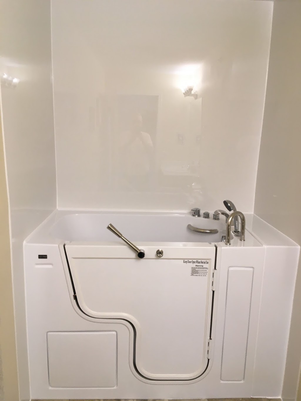 Walk-in Tubs Fraser Valley | 34185 B Hazelwood Ave, Abbotsford, BC V2S 8E9, Canada | Phone: (604) 866-6897