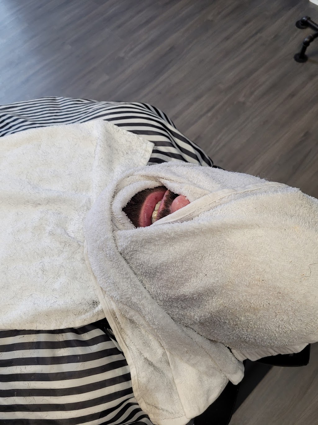 Barbershop Etcetera | 5004 46 St Unit 9, Sylvan Lake, AB T4S 1C2, Canada | Phone: (825) 440-5671