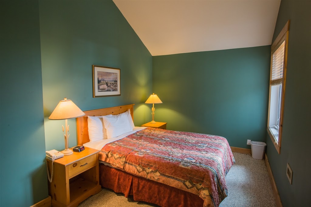 Cornerstone Lodge | 5339 Fernie Ski Hill Rd, Fernie, BC V0B 1M0, Canada | Phone: (888) 423-6855