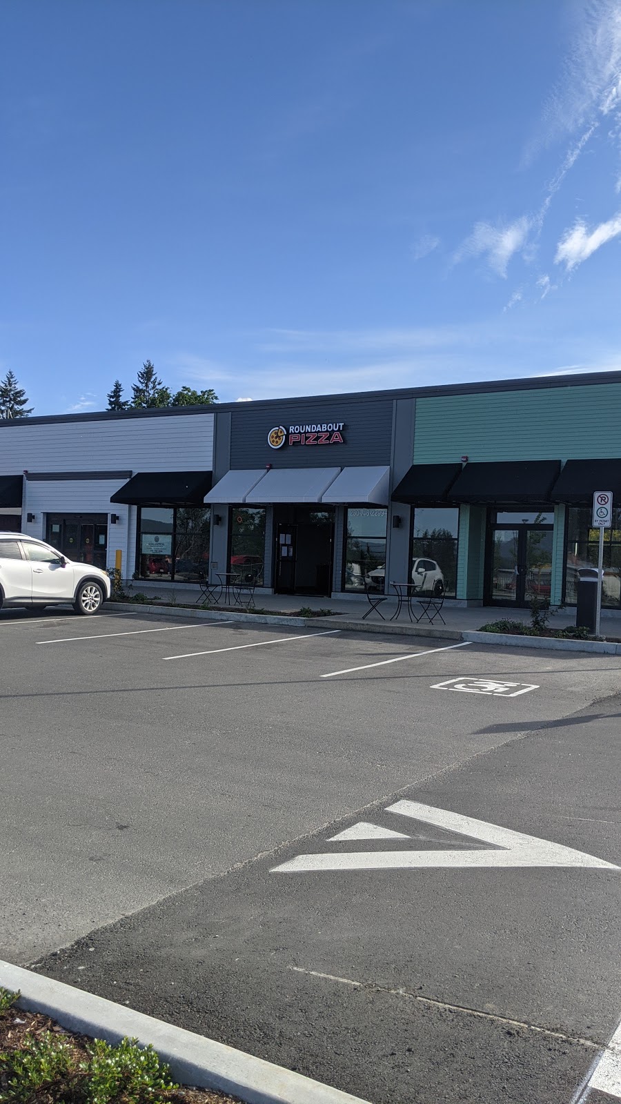 Roundabout Pizza | 3292 Cowichan Lake Rd #104, Duncan, BC V9L 4C1, Canada | Phone: (250) 746-2299