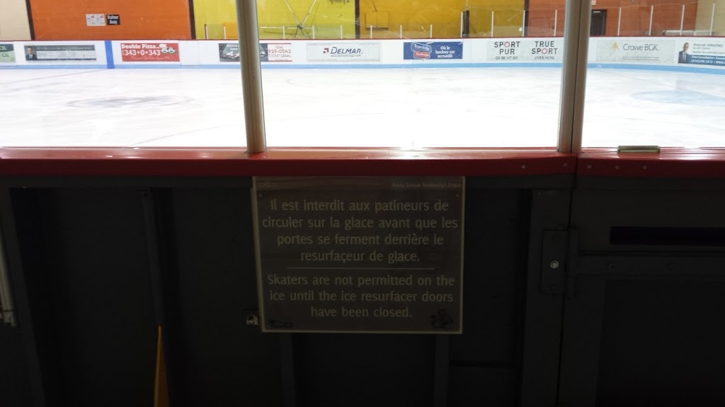 Aréna Samuel Moskovitch Arena | 6985 Chem. Mackle, Côte Saint-Luc, QC H4W 1A5, Canada | Phone: (514) 485-6806