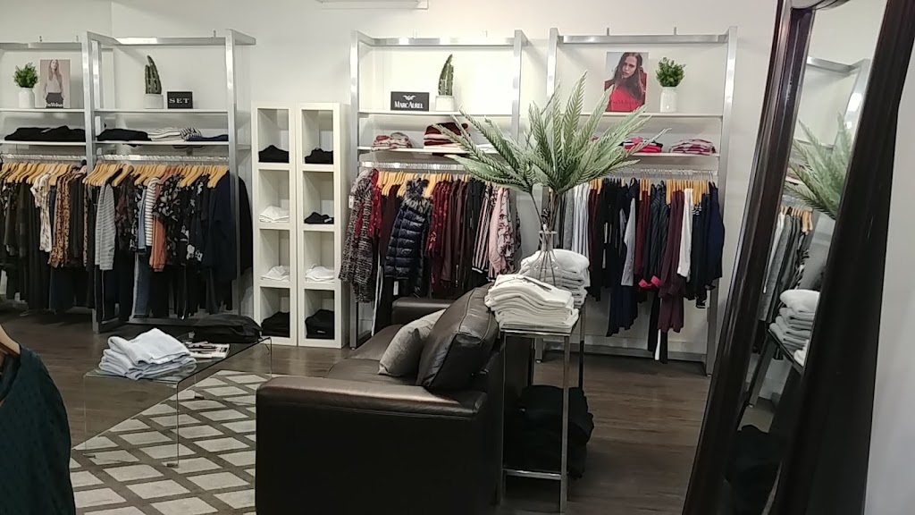 Ashfields Fine Clothes | 1425 King St N, St. Jacobs, ON N0B 2N0, Canada | Phone: (519) 664-1231