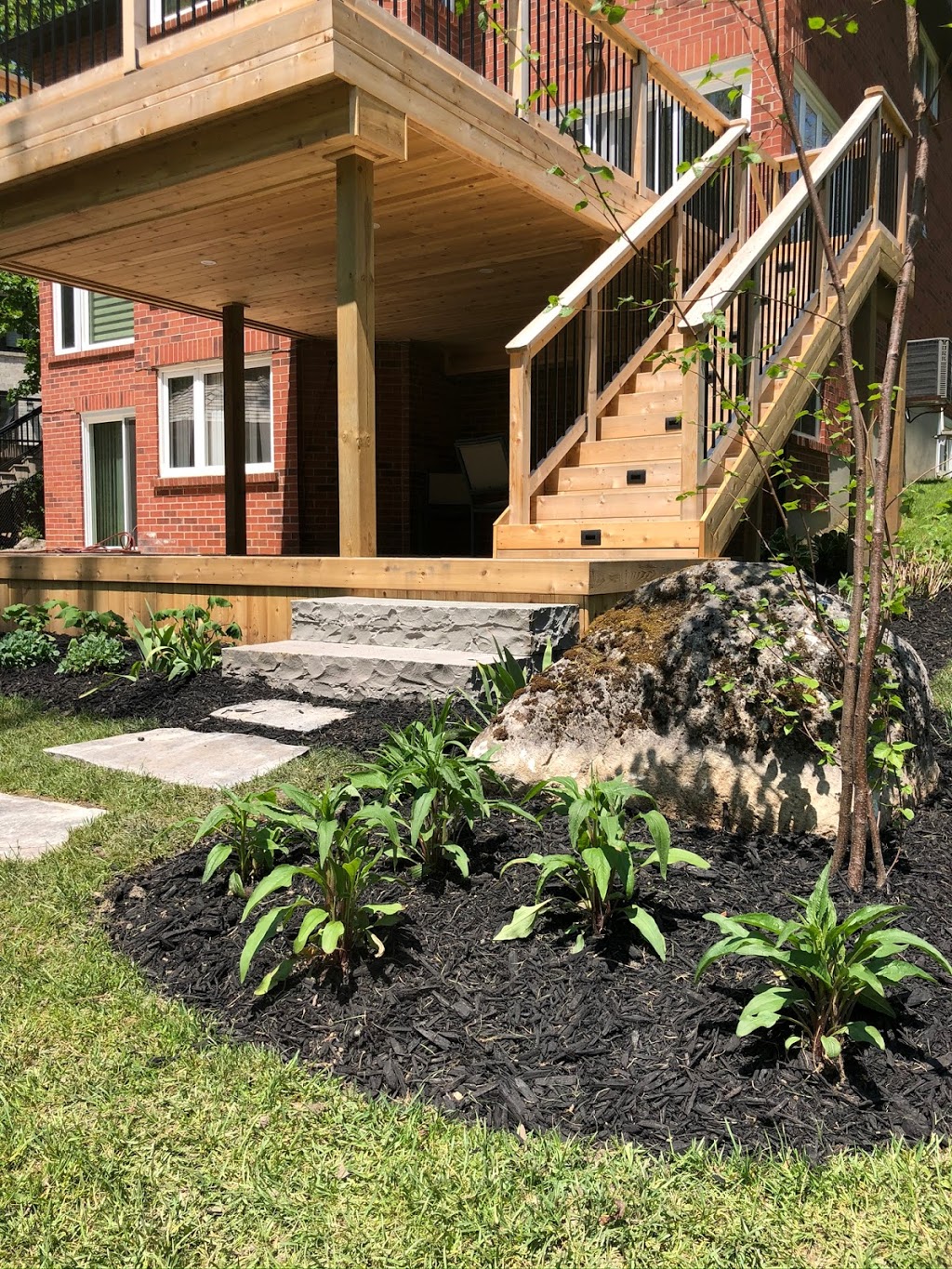 Northern Oak Landscapes | 455 Hazelhurst Rd, Mississauga, ON L5J 2Z7, Canada | Phone: (905) 510-5467