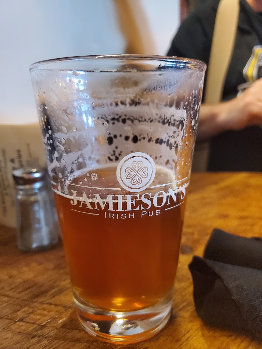 Jamiesons Irish House & Grill | 5 Cumberland Dr, Dartmouth, NS B2V 2T6, Canada | Phone: (902) 433-0500