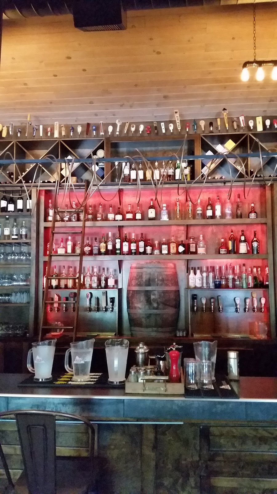 The Barrels Head Gastropub | 141 Hampton Rd, Rothesay, NB E2E 2N6, Canada | Phone: (506) 216-2622