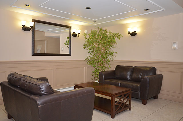 Bourg Du Village | 25 Place Casavant, Sainte-Thérèse, QC J7E 5X1, Canada | Phone: (450) 508-2000