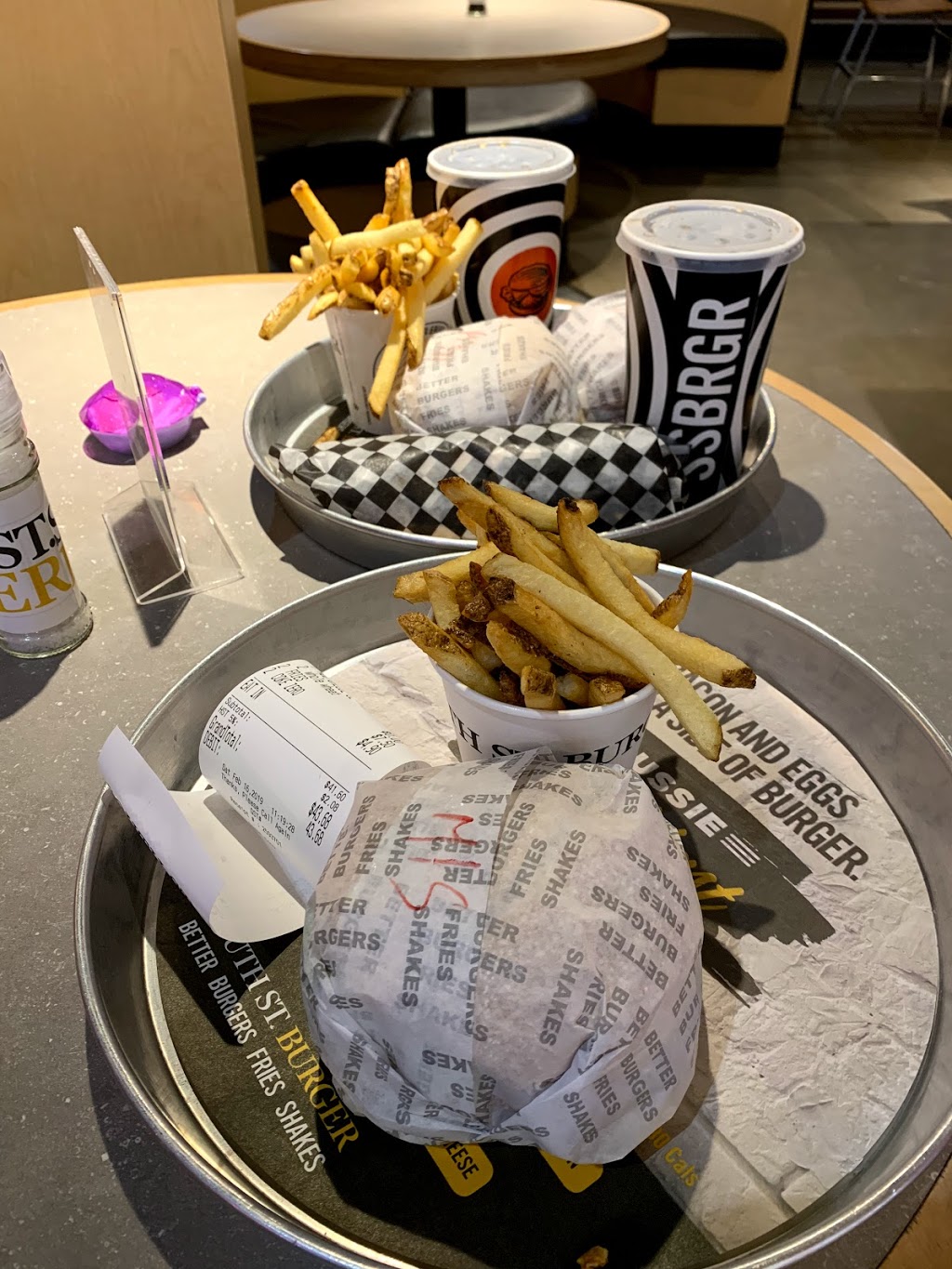 South St. Burger | Tsawwassen Mills, 5000 Canoe Pass Way Unit 633, Delta, BC V4M 4G8, Canada | Phone: (604) 382-0092