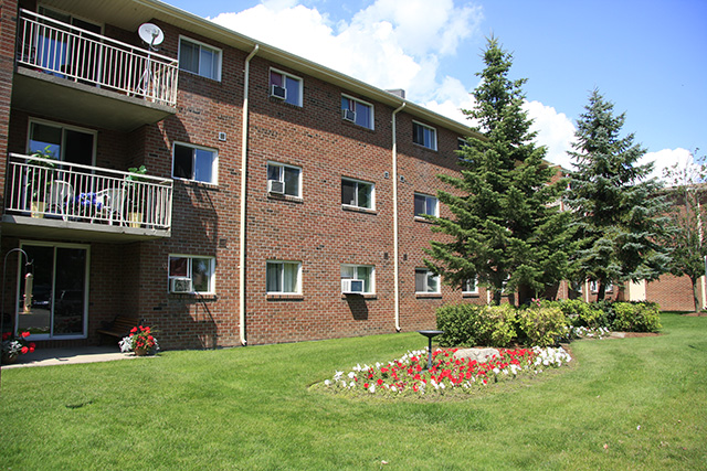 Lyndon Place | 7170 Bruce Ave, Niagara Falls, ON L2G 7N6, Canada | Phone: (905) 374-8152
