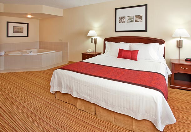 Courtyard by Marriott Toronto Mississauga/Meadowvale | 7015 Century Ave, Mississauga, ON L5N 7K2, Canada | Phone: (905) 567-5566