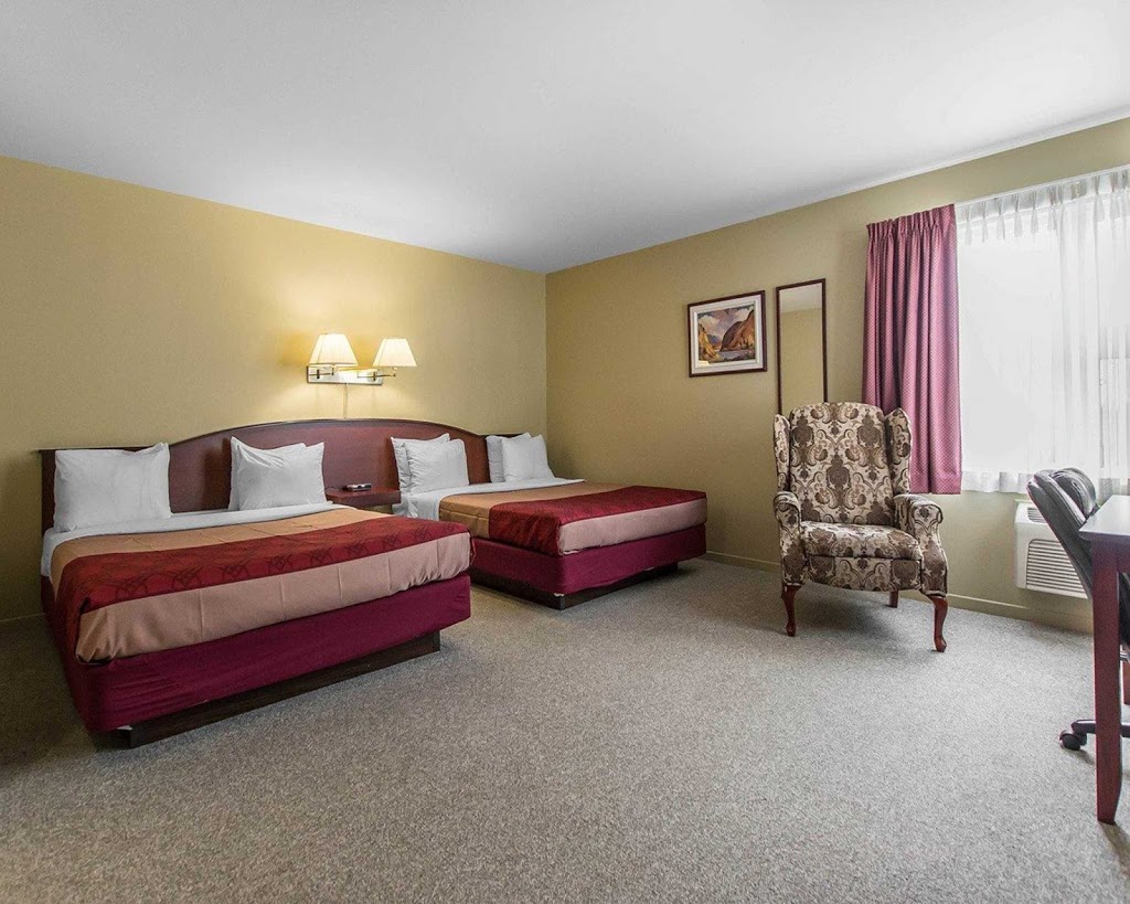 Econo Lodge Montmorency Falls | 5490 Boulevard Sainte-Anne, Boischatel, QC G0A 1H0, Canada | Phone: (418) 822-4777