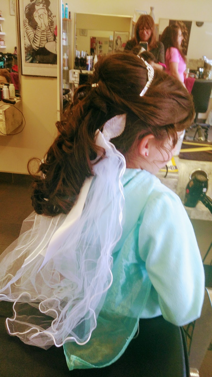 Elegante Hair Stylist 672 Sheppard Ave W North York On M3h 2s5