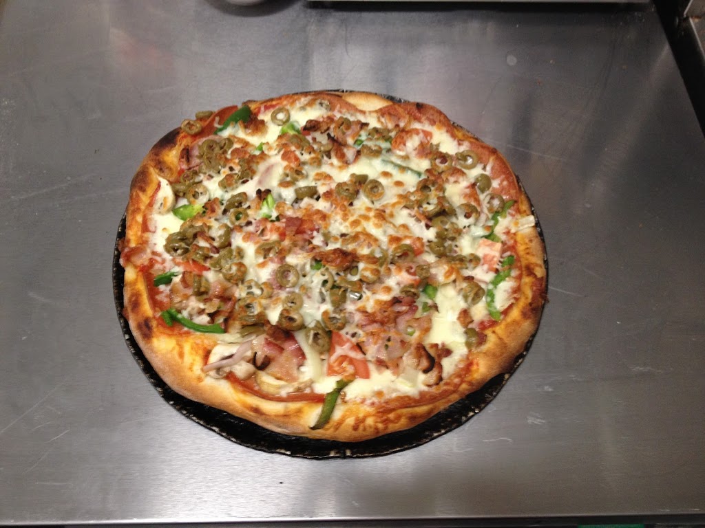 Luxx Deli Bistro | 73 Boulevard de la Gappe #E5, Gatineau, QC J8T 2G1, Canada | Phone: (819) 243-4790