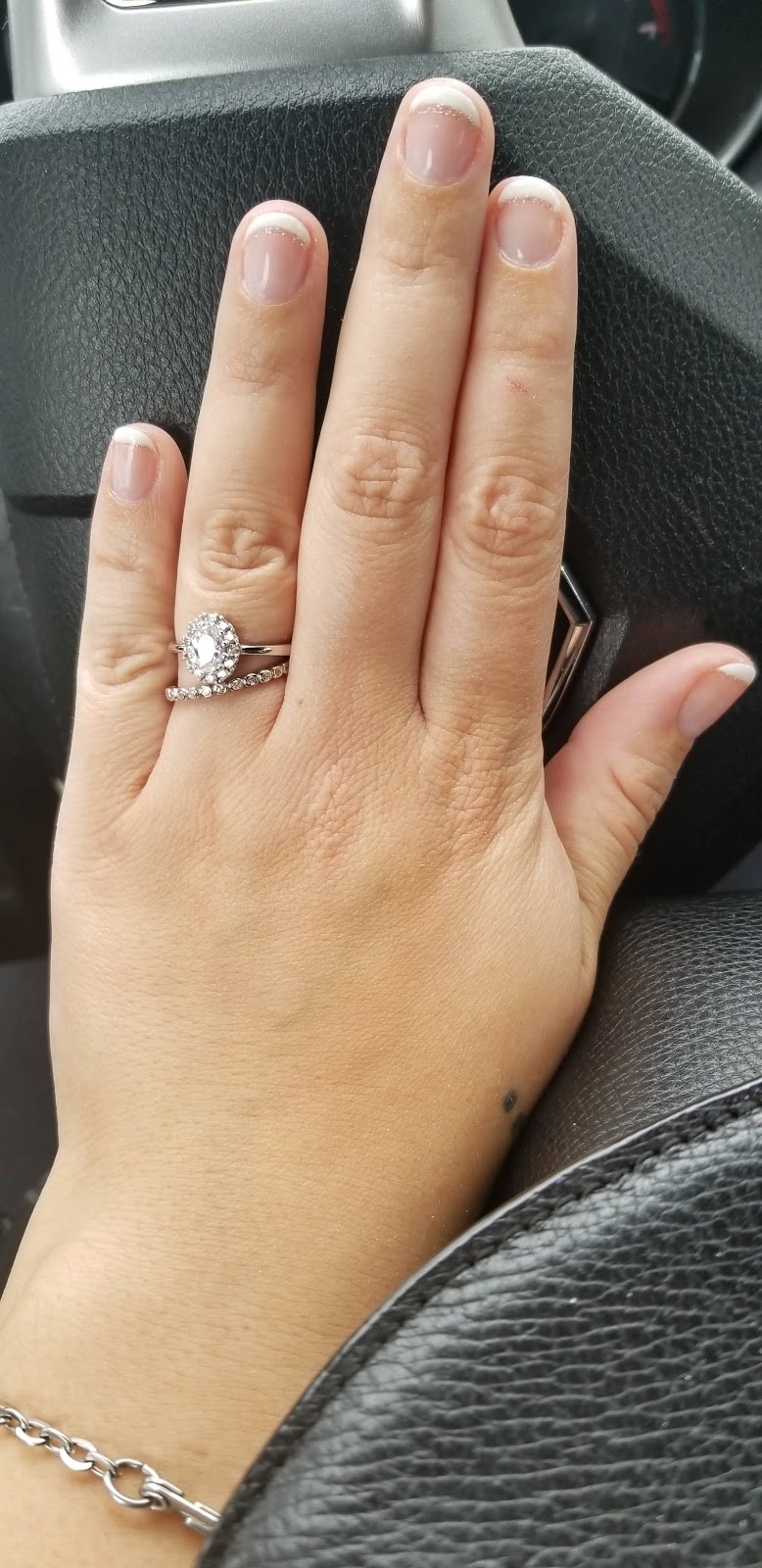 La Nails | 23 Wellington St E, Guelph, ON N1H 3R7, Canada | Phone: (519) 823-0158