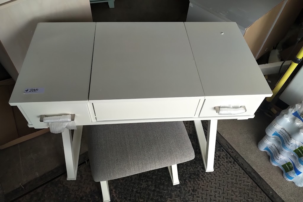 Liquidation Center Outlet | 1555 Talbot Rd, Windsor, ON N9H 2N2, Canada | Phone: (519) 250-5554