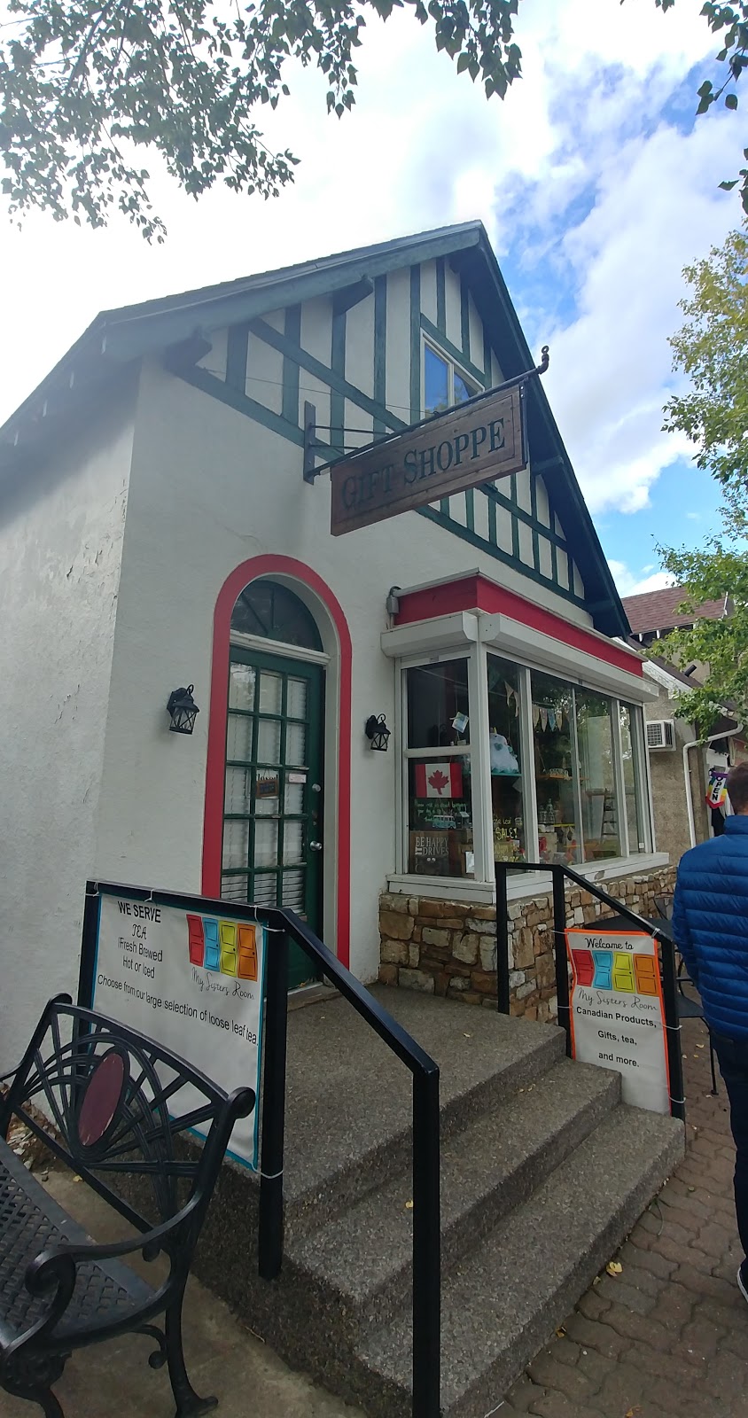 My Sisters Room | 114 Waterton Ave, Waterton Park, AB T0K 2M0, Canada | Phone: (403) 859-2130