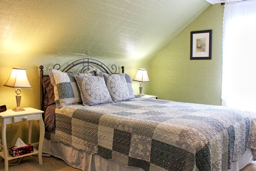 Willow House Inn | 11 Willow St, Pictou, NS B0K 1H0, Canada | Phone: (800) 459-4133