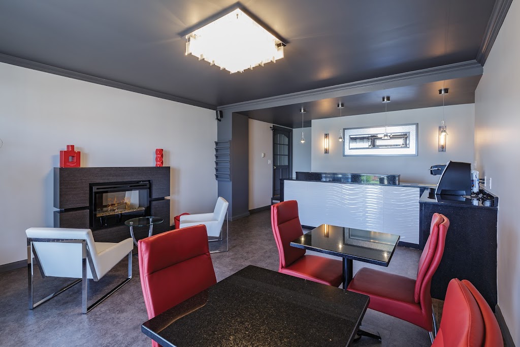 Motel Au Vieux Piloteux | 185 Rue Fraser, Rivière-du-Loup, QC G5R 1E2, Canada | Phone: (418) 867-2635