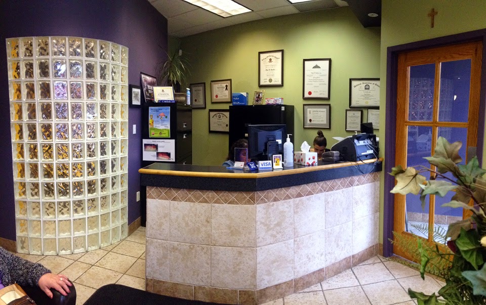 Village Green Denture Clinic | dentist | 8 King St E, Stoney Creek, ON L8G 1J8, Canada | 9056649443 OR +1 905-664-9443