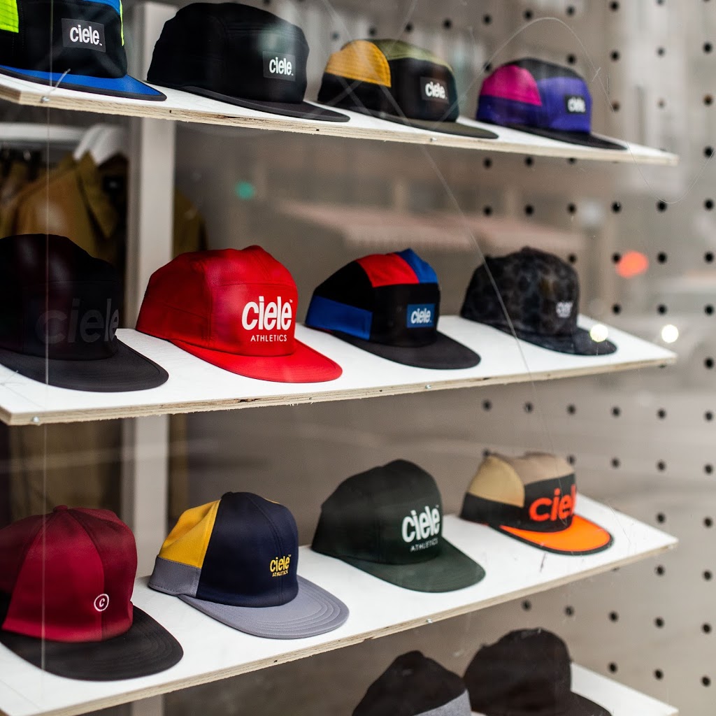 Off The Hook (OTH-Plateau) | 4357 Boul St-Laurent, Montréal, QC H2W 1Z8, Canada | Phone: (514) 892-1021