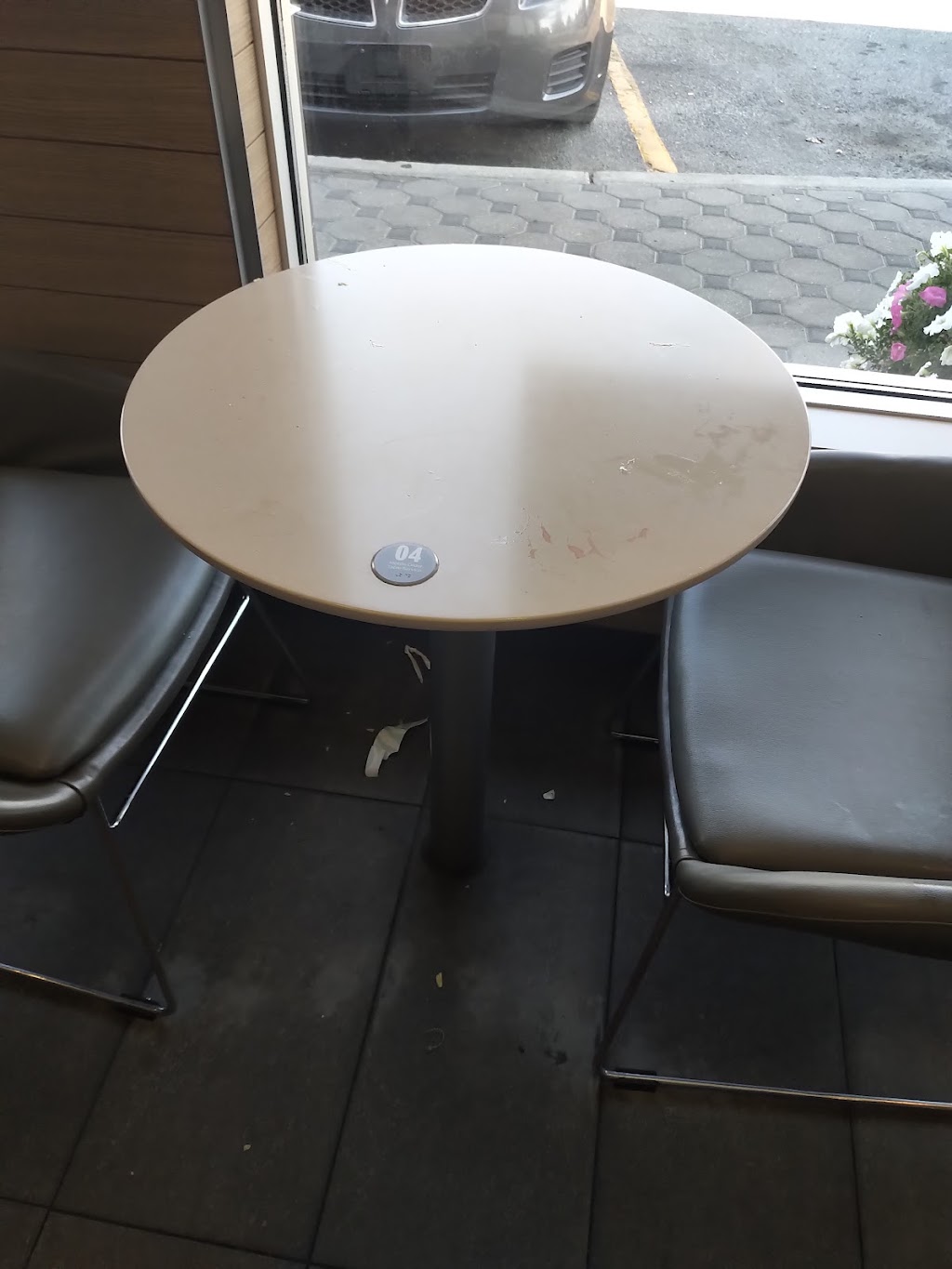 McDonalds | 2320 16 Ave NW, Calgary, AB T2N 4H8, Canada | Phone: (403) 289-9050