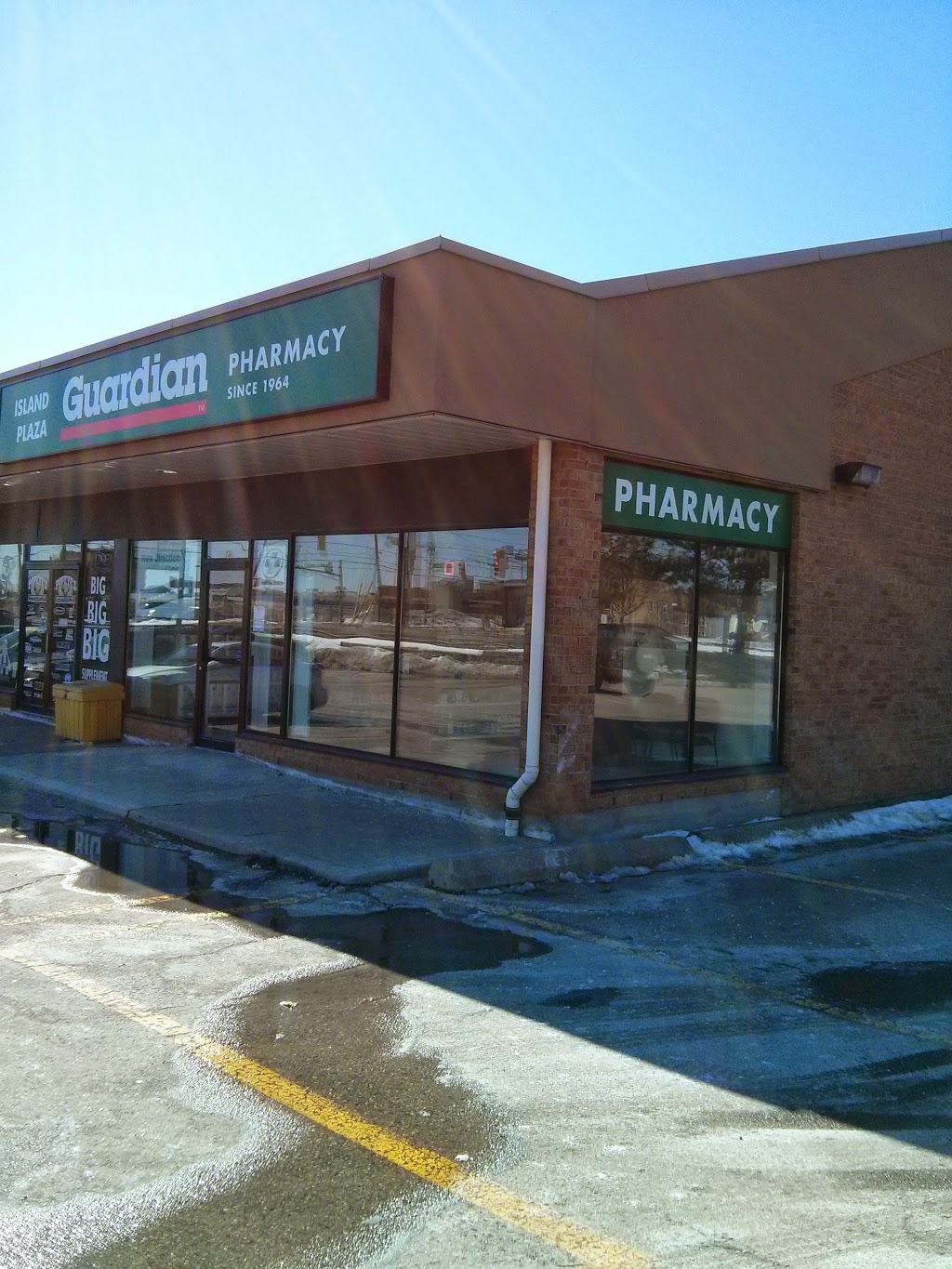 Guardian - Island Plaza Pharmacy | 540 King St W, Oshawa, ON L1J 7J1, Canada | Phone: (905) 579-6601