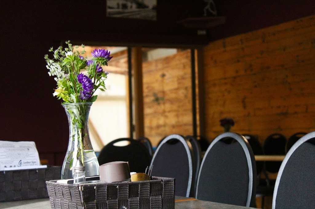 Clearwater Junction Restaurant | 33 boundary trail, Clearwater, MB R0K 0M0, Canada | Phone: (204) 873-2623