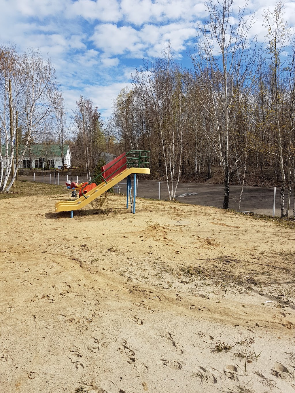 Camping Du Circuit | 4000 QC-335, Saint-Calixte, QC J0K 1Z0, Canada | Phone: (450) 222-5051