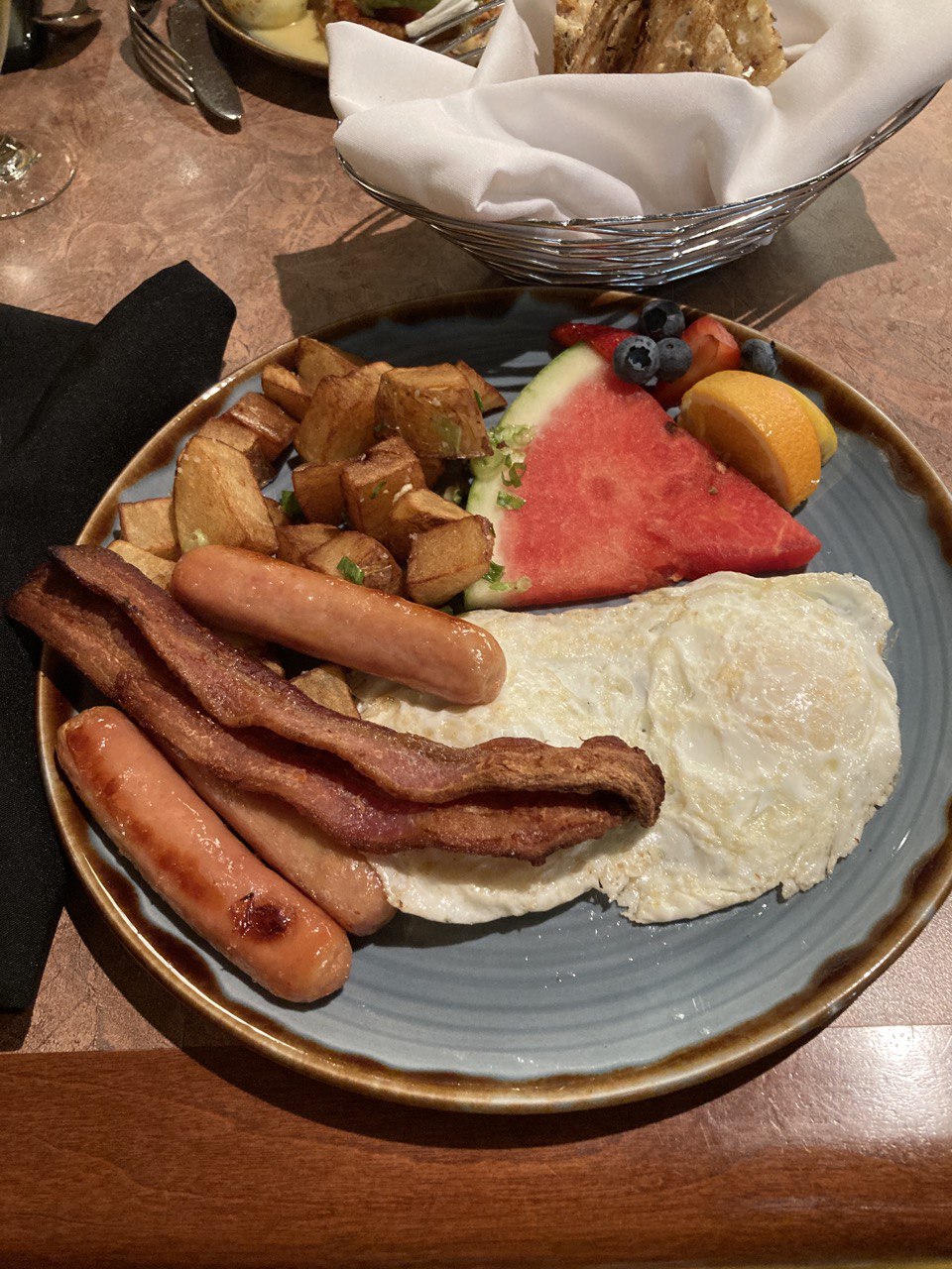 Evergreen Restaurant & Lounge | 459 Banff Ave, Banff, AB T1L 1C9, Canada | Phone: (403) 762-3307