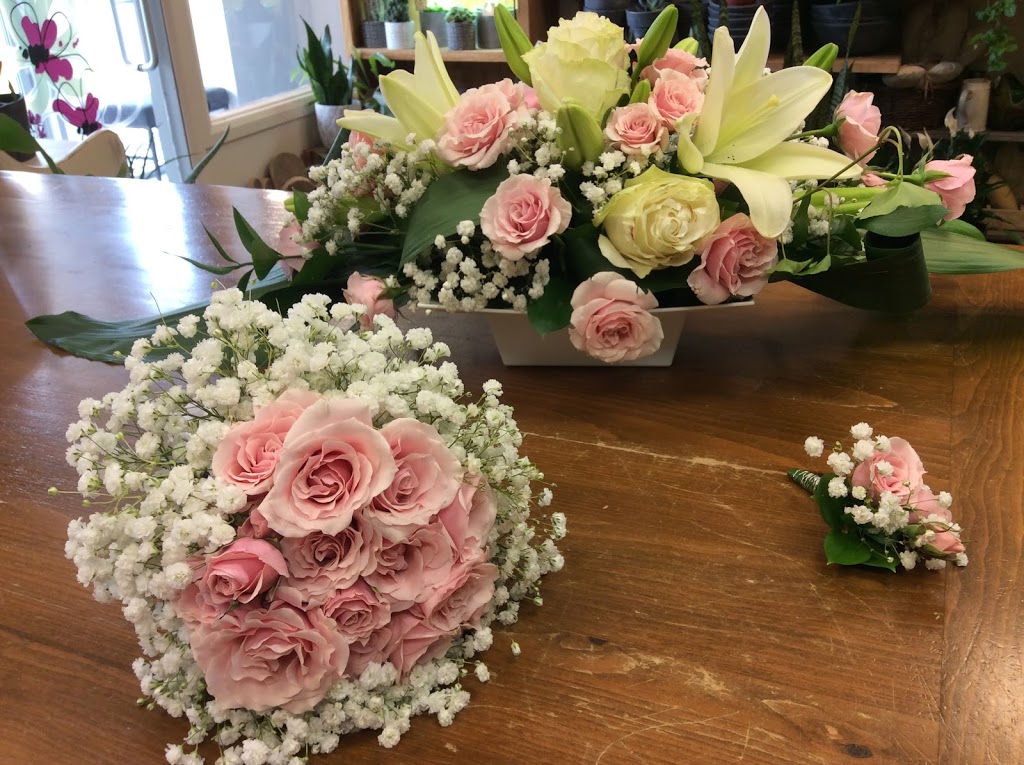Fleuriste Les Fleurs DAlicia | 1130 Boulevard Lebourgneuf, Québec, QC G2K 0A9, Canada | Phone: (418) 634-1230