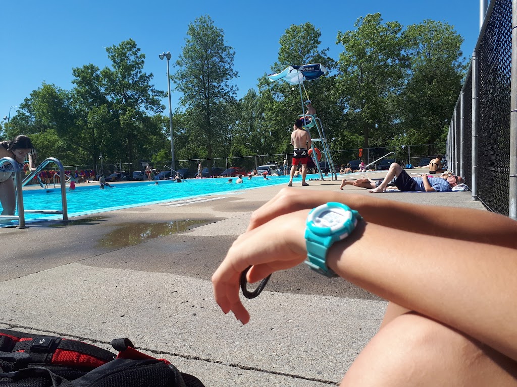 Piscine Raymond-Millar | 222 Bd du Roi-du-Nord, Laval, QC H7L 1W9, Canada | Phone: (450) 628-7009