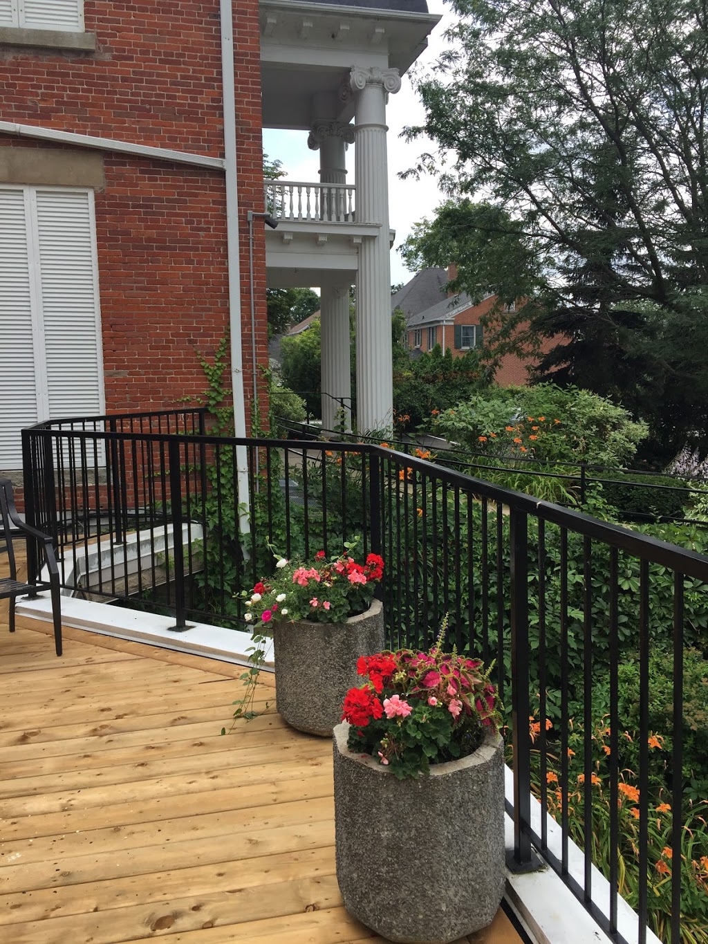 Willoughby Manor Retirement Residence | 3584 Bridgewater St, Niagara Falls, ON L2G 6H1, Canada | Phone: (905) 295-6288