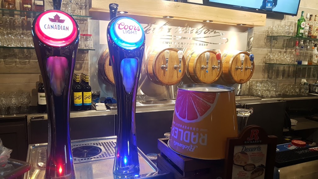 Wild Wing | 140 Lombard St, Smiths Falls, ON K7A 5B8, Canada | Phone: (613) 205-1077