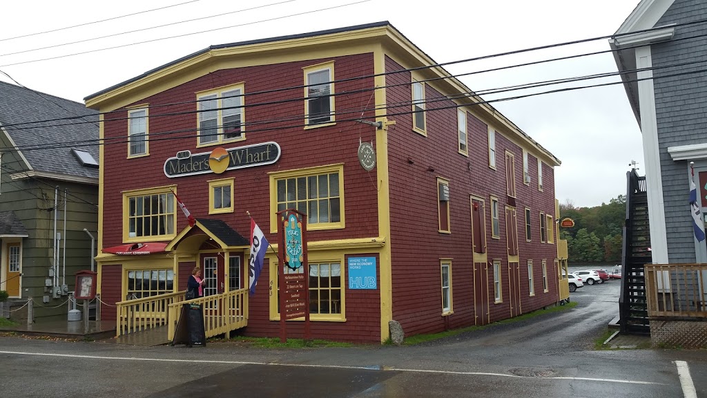 Mug & Anchor Pub Ltd | 643 Main St, Mahone Bay, NS B0J 2E0, Canada | Phone: (902) 624-6378