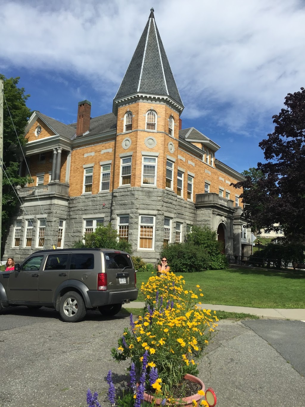 Haskell Free Library and Opera House | 93 Caswell Ave, Derby Line, VT 05830, USA | Phone: (802) 873-3022