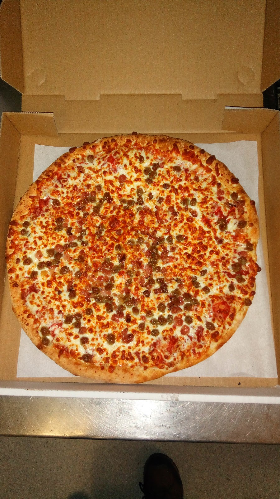 Bulldog Pizza | 1364 Main St, Winnipeg, MB R2W 3T8, Canada | Phone: (204) 586-1234