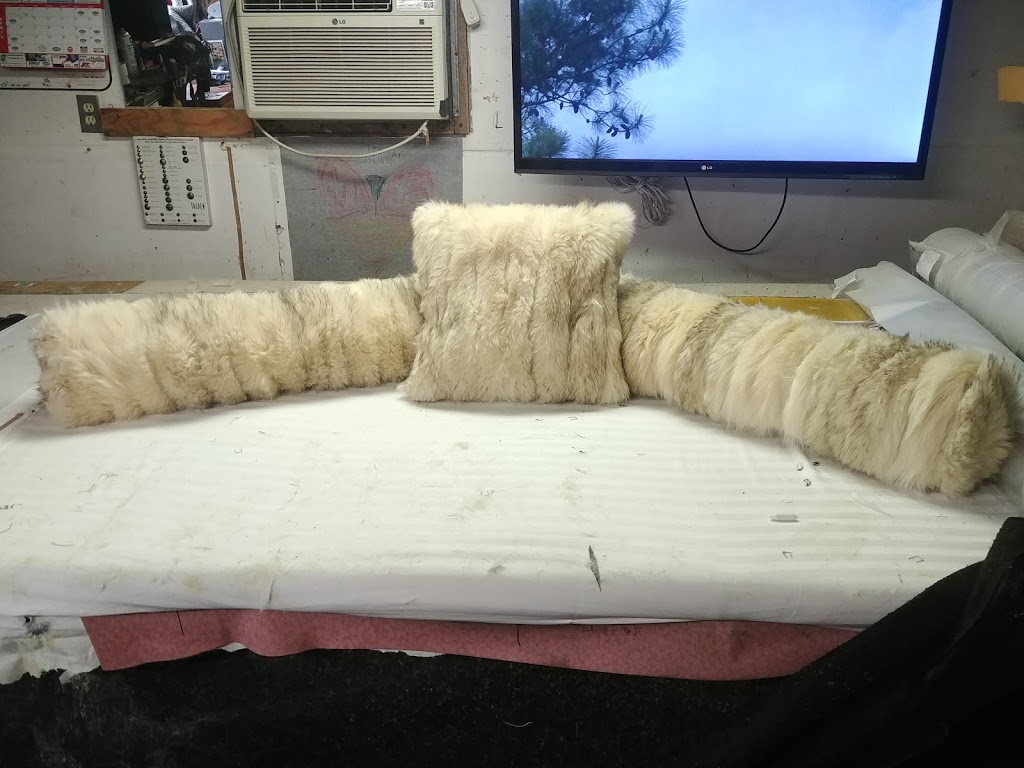 St Croix Upholstery | 1676 Trafalgar St, London, ON N5W 1X3, Canada | Phone: (519) 457-4712