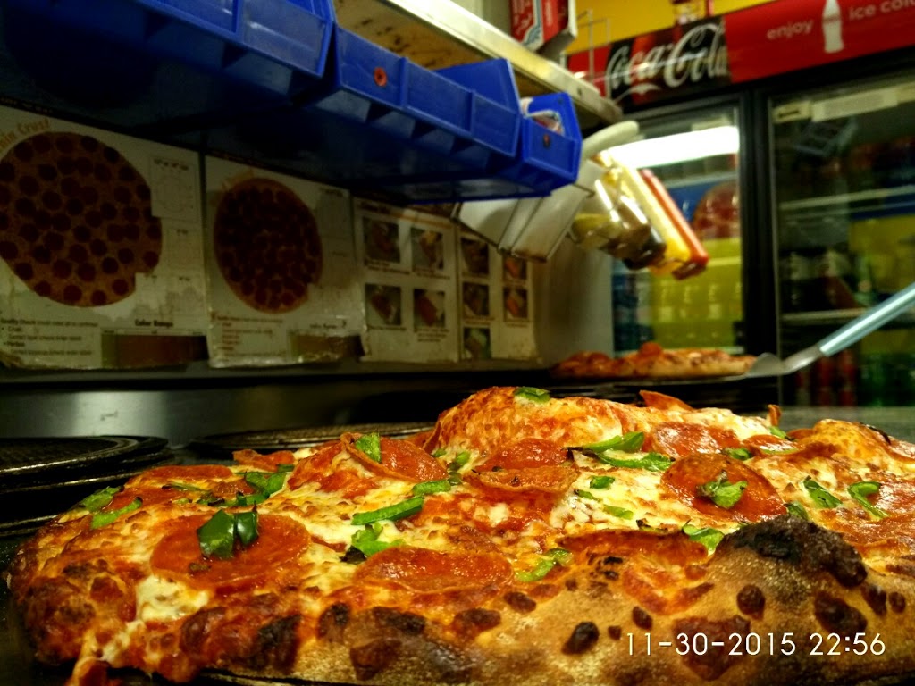 Dominos | 2618 McMillan Rd Unit #104, Abbotsford, BC V3G 1C4, Canada | Phone: (604) 864-0202
