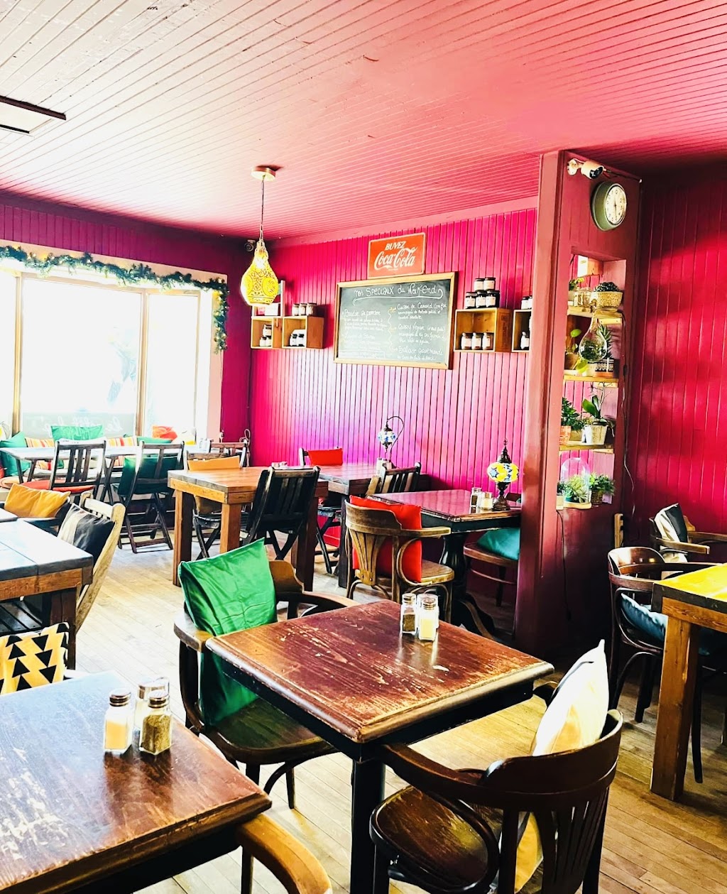C’est la vie café | 1347 Rue de la Sapinière, Val-David, QC J0T 2N0, Canada | Phone: (819) 320-0273