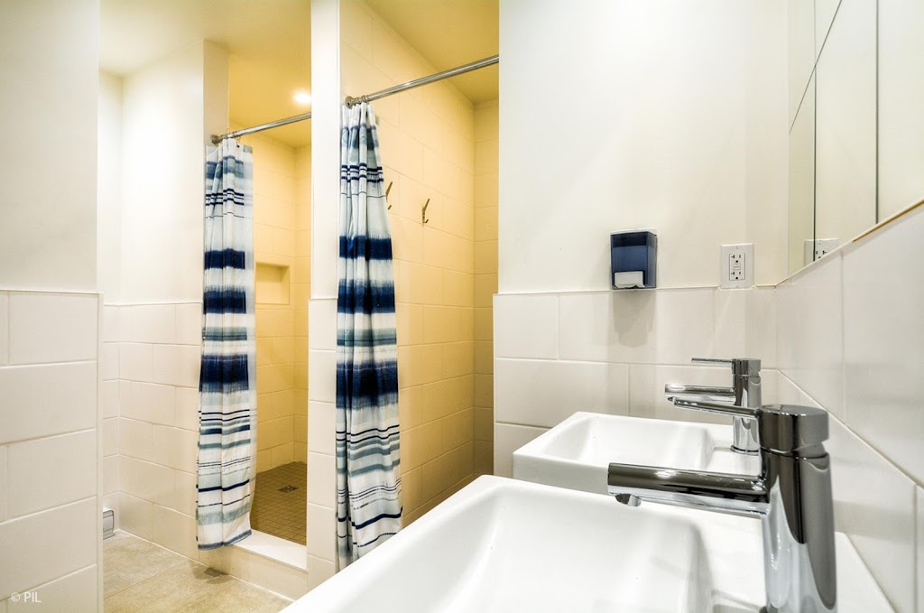 Auberge le Manitonga Hostel | 2213 Chem. du Village, Mont-Tremblant, QC J8E 1K4, Canada | Phone: (819) 425-6008